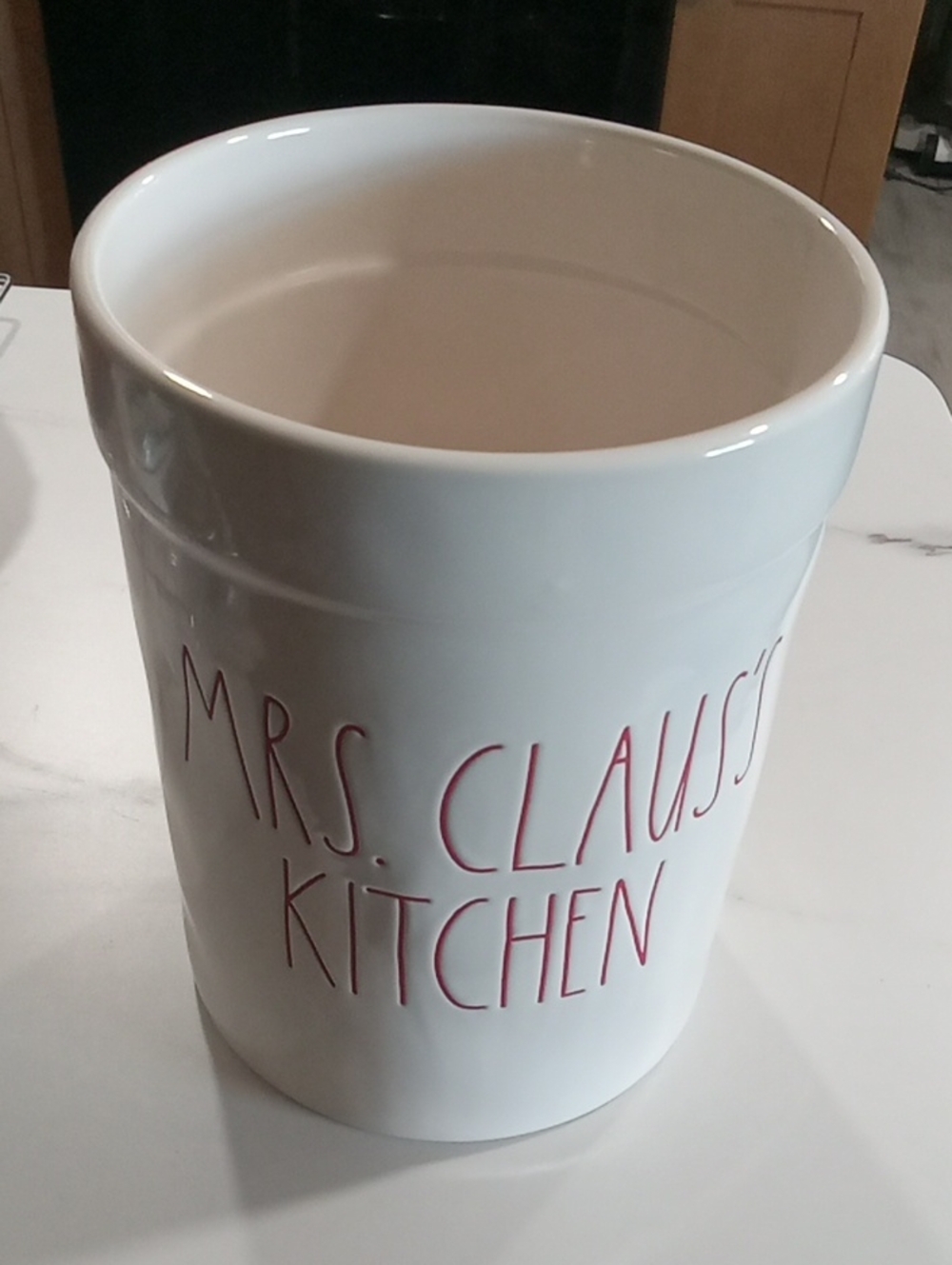 Retired! Rae Dunn ‘Mrs. Claus’ Kitchen Ceramic Utensil Holder